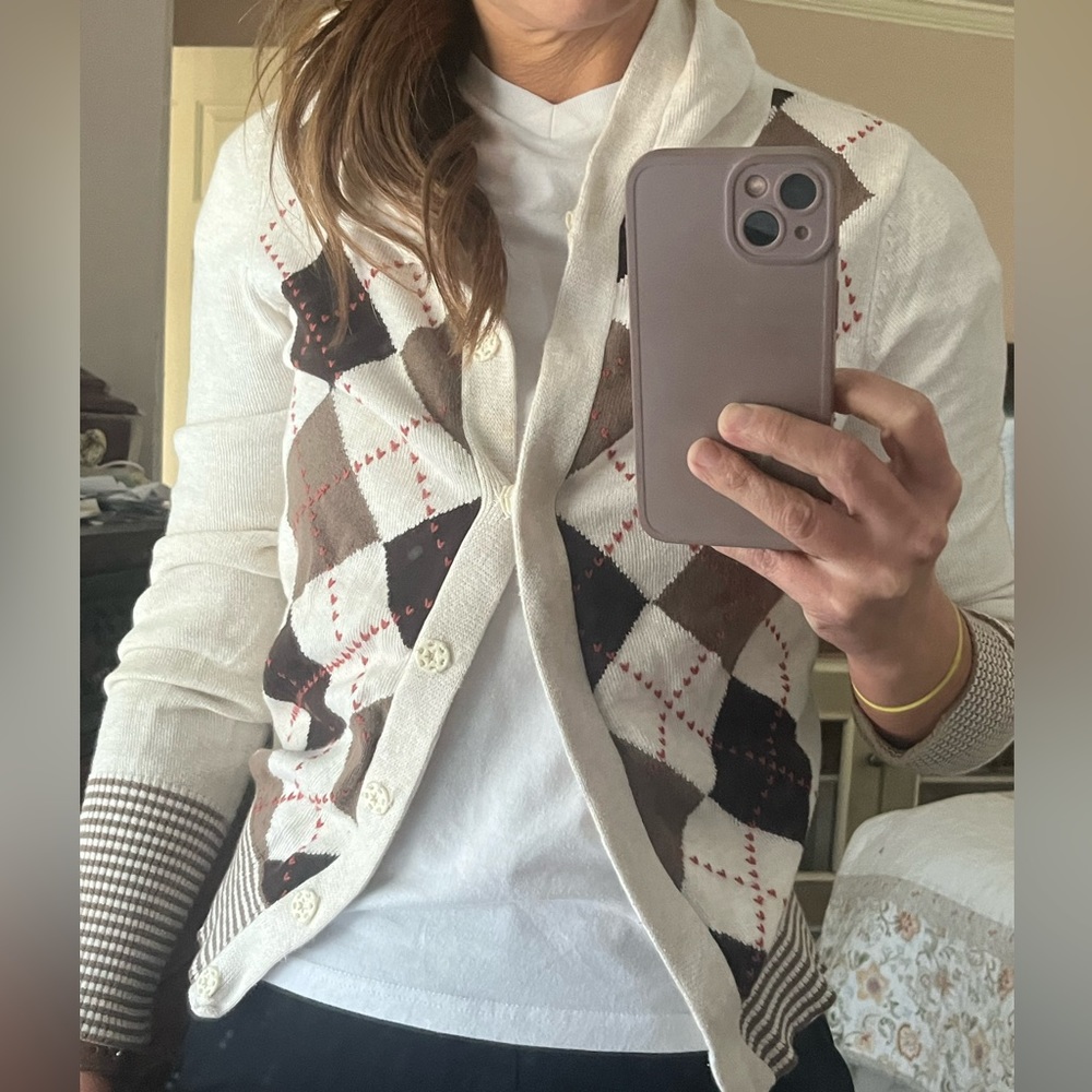 Cardi - Picture 2 of 3